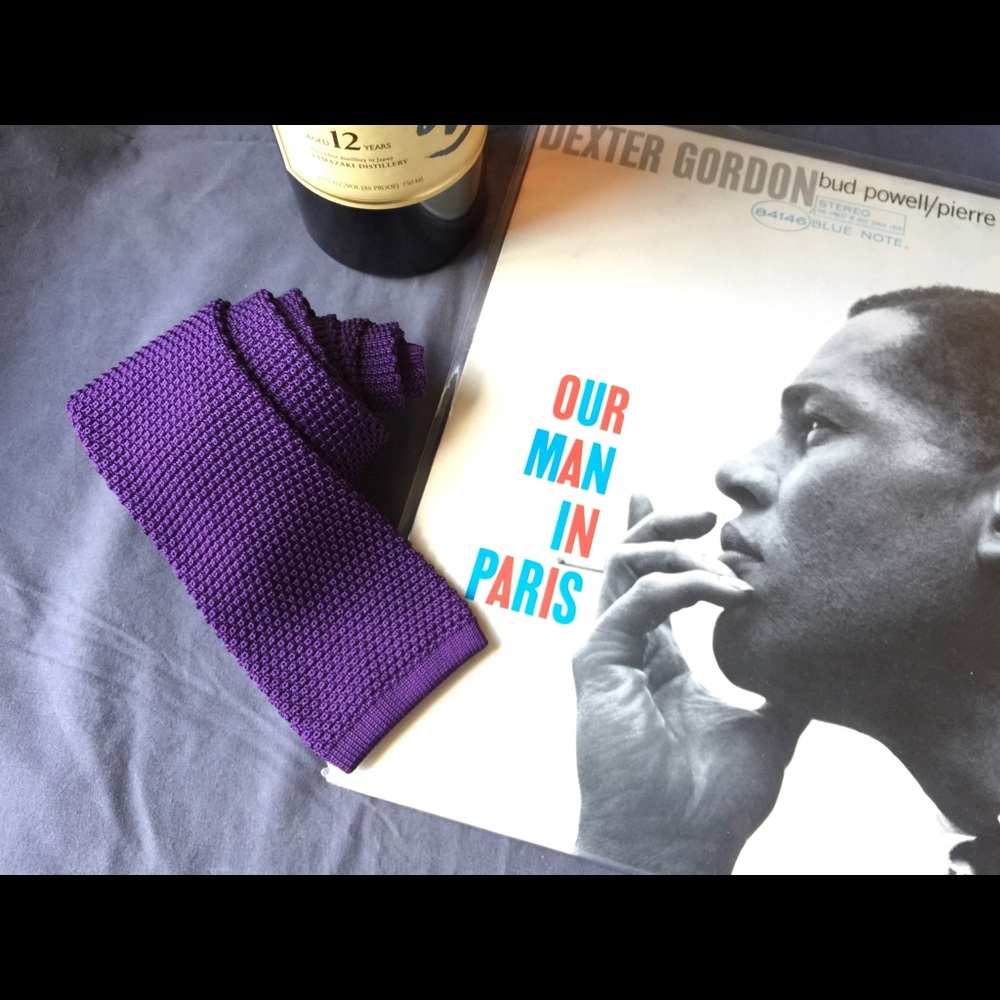 Brooks Brothers 100% silk knit tie Made in Italy.